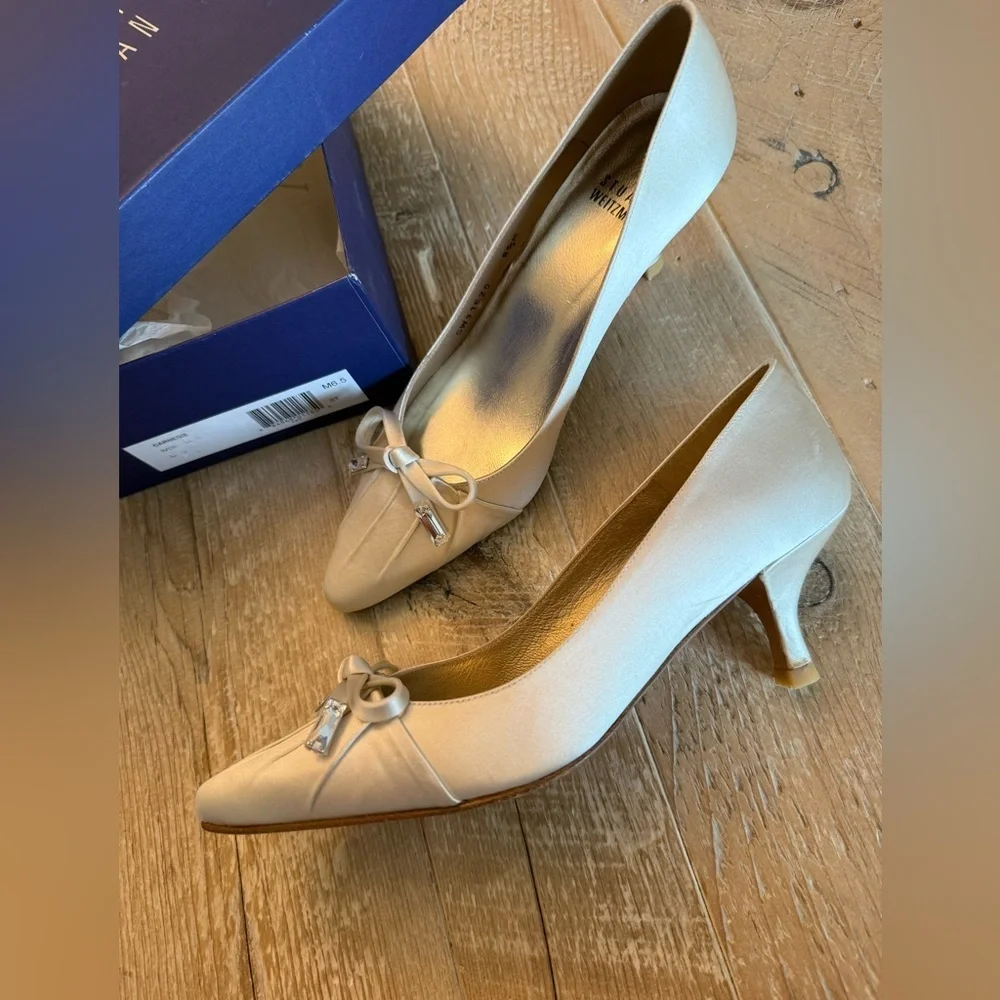 Stuart Weitzman Carnegie Champagne Satin Pointed-Toe Kitten Heels with Bow 6.5